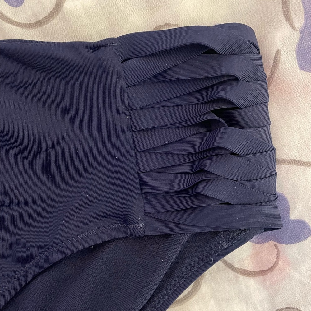 Athleta navy blue tankini swimsuit. Used. Very good condition - Picture 5 of 5